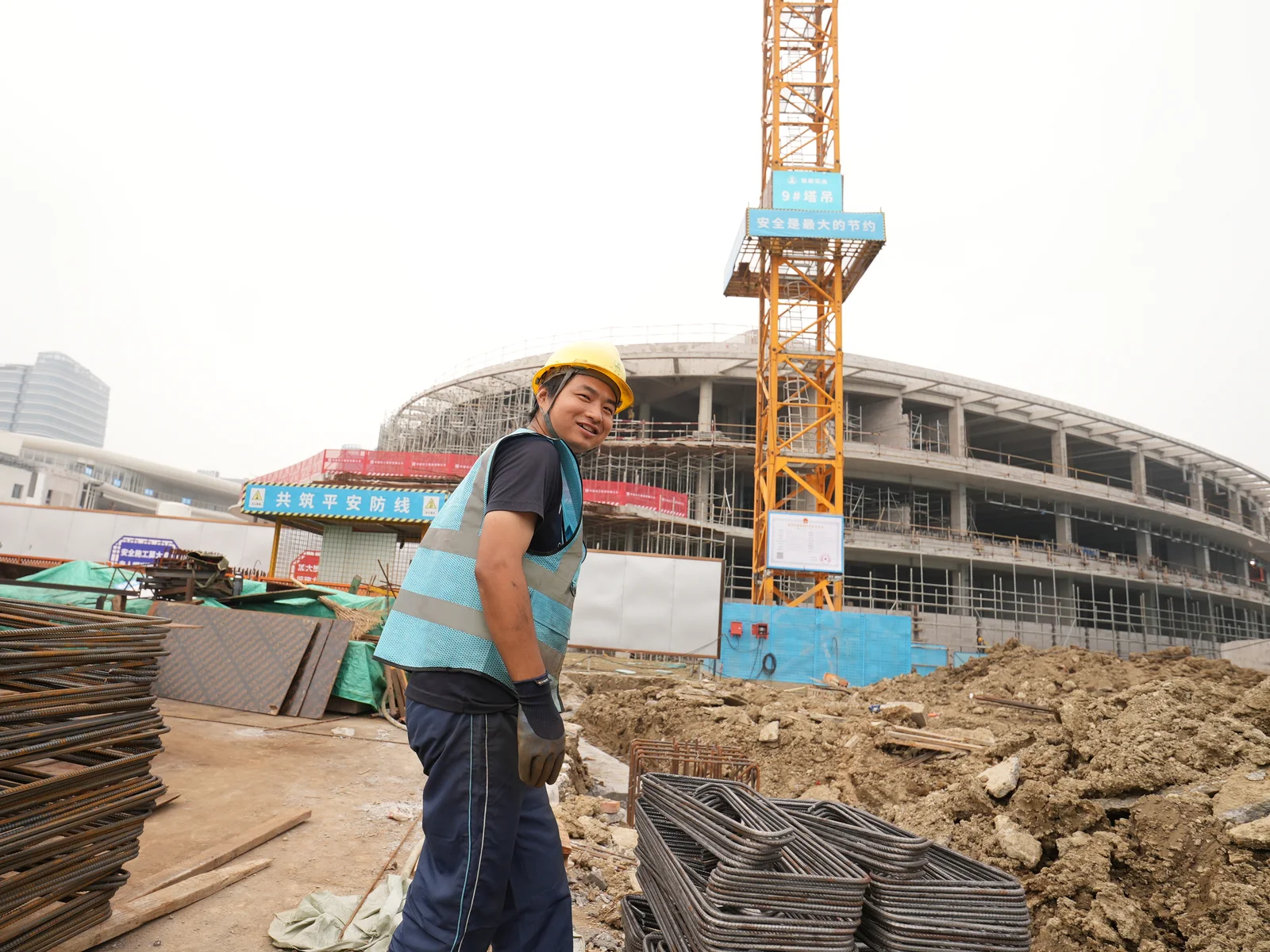 建筑工地施工人员与现场的纪实摄影