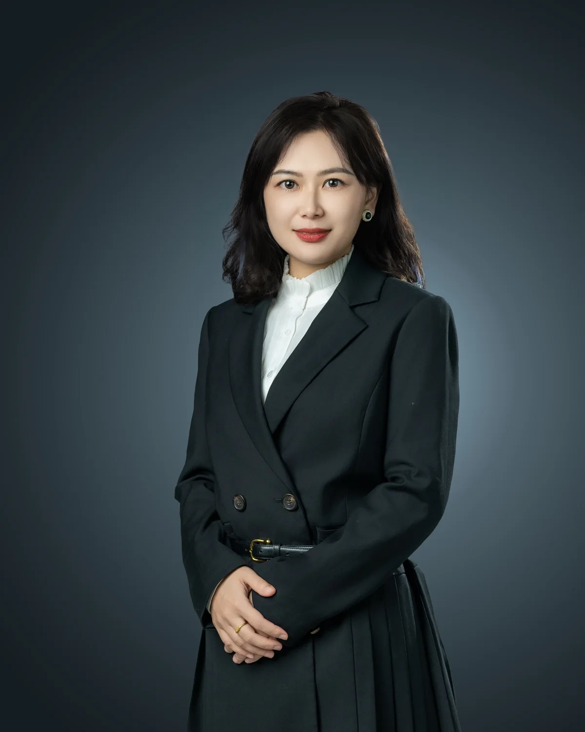 女性专业人士的商务肖像摄影